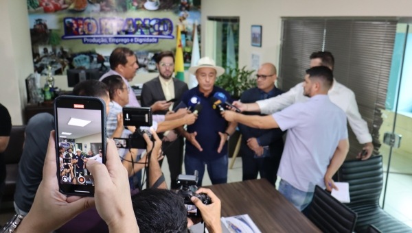 Prefeito Bocalom veta projeto que proibia crianças na Parada LGBTQIA+ em Rio Branco: “Com dor no coração que vetei a matéria!”